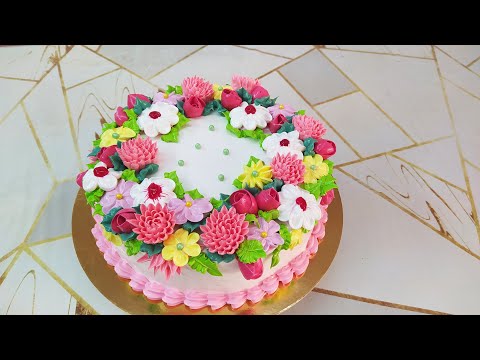 Видео: Торт для женщины с нежными цветочками