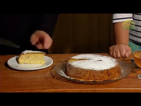 Видео: Кулинарное паломничество. Новоспасский монастырь. Шарлотка на сковороде