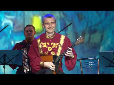 Видео: "Светит месяц"(соло на балалайке)/ "The moon shines"(solo on balalaika)