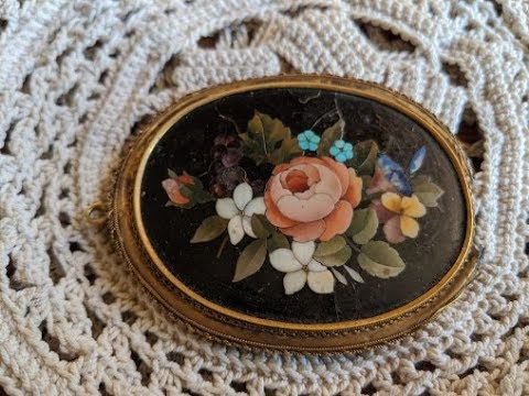 Видео: На выставке самоцветов. Антиквариат. Брошь в технике "Флорентийская микромозаика".