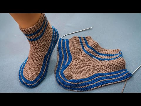 Видео: Простые тапочки спицами без швов на подошве - теплые уютные!