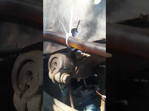 Видео: Ремонт МТЗ-50, после установки большой кабины. рычаг ВОМ.