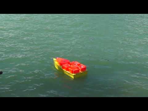 Видео: карповый кораблик! "бешеный" против "скат 3"