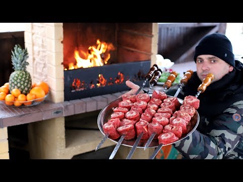 Видео: МЯСО В МЯСЕ НА УГЛЯХ. НОВОГОДНИЙ ШАШЛЫК