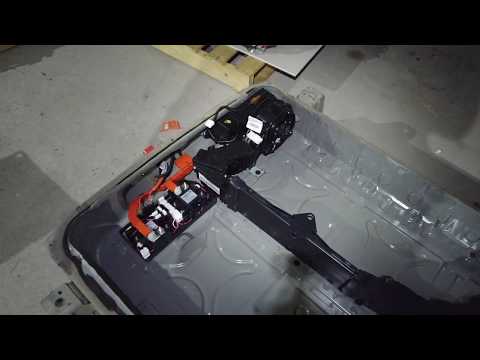 Видео: Установка 30 kwt/h  батареи в E-NV200