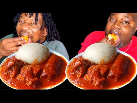 Видео: Асмр мукбанг, суп из ассорти из мяса и перца, фуфу из толченого ямса, африканская еда, звуки поед...