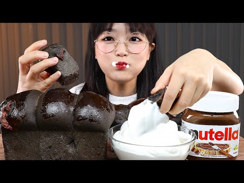 Видео: АСМР ЕДА Черный хлеб со Взбитые сливки, Нутелла | MUKBANG | EATING SHOW