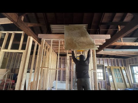 Видео: Едва-едва приделал эту фанеру над ванной! (Из гаража домой, эпизод 31)