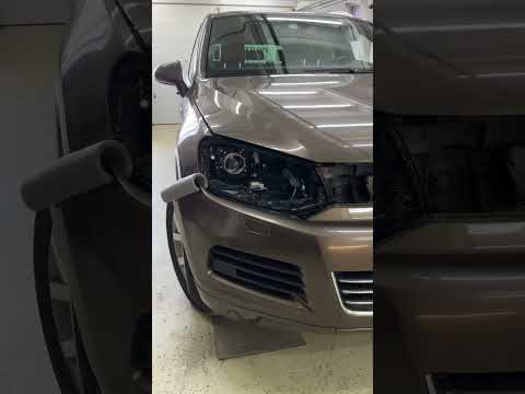 Видео: Volkswagen Touareg NF замена на светодиодные линзы MTF Cyberlight 3"
