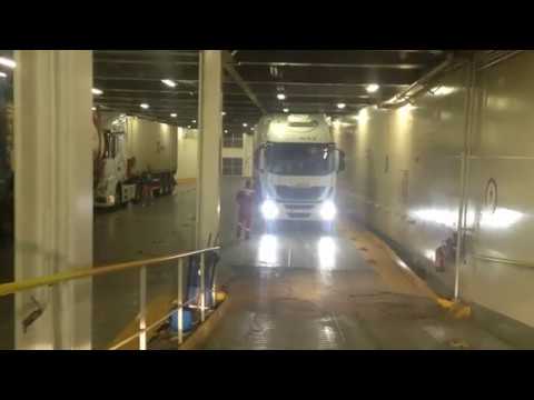 Видео: Как мы загрузились на паром Igoumenitsa(Greece) - Bari(Italy)