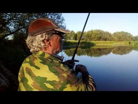 Видео: Жизнь в деревне: Такого не ожидал ! Попал под раздачу - Fishing