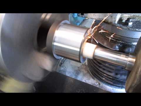 Видео: Внутреннее шлифование на 3Д642Е