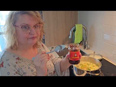 Видео: СЕРЕБРЯНАЯ БАБОЧКА ГОТОВИТ СУП  ИЗ ТОГО, ЧТО ОСТАЛОСь В ХОЛОДИЛьНИКЕ. МУЖ ПОМОГАЕТ  СЛОВАМИ#cooking