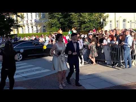Видео: Абитуриентски бал на Математическата гимназия - Габрово. 25 май 2024 г. На добър час.