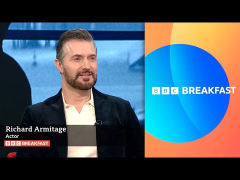 Видео: Ричард Армитидж в студии BBC Breakfast о "Ночном рейсе"