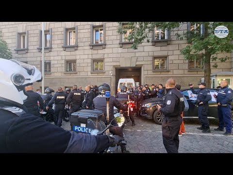 Видео: Кирил Петков заяви, че няма да допусне председателят на ДПС Делян Пеевски да влезе в НС с кортеж