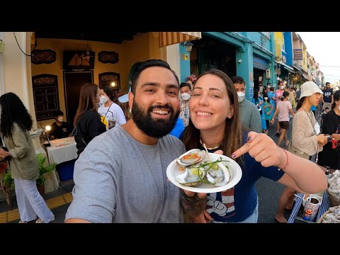 Видео: Воскресный ночной рынок на Пхукете, Таиланд 🇹🇭 (Попробуем тайские закуски)