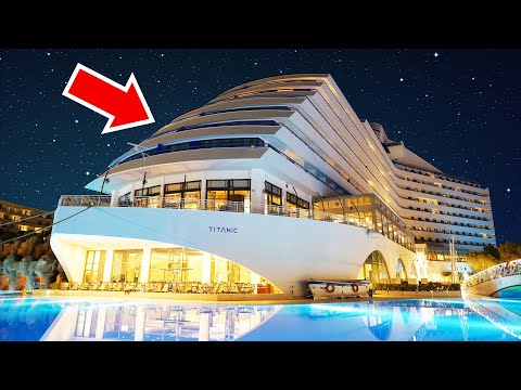 Видео: 🚢 Я останавливалась в самом большом корабле-отеле в мире 🛏️ Titanic Beach Lara Travel Vlog