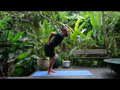 Видео: Плоская поясница. Гиполордоз