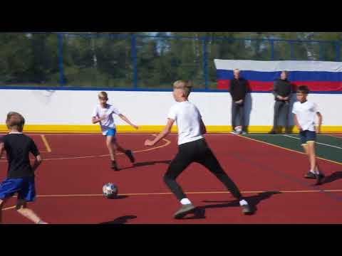 Видео: Минифутбол.  Юноши.  Открытие новой спортивной площадки у 2 школы  г. Луза. День города - 2021