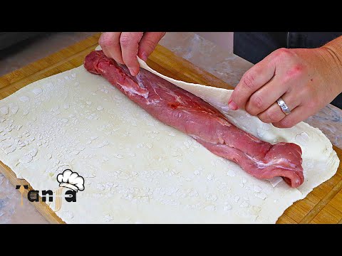 Видео: Пора порадовать семью - филе свинины в слоеном тесте!