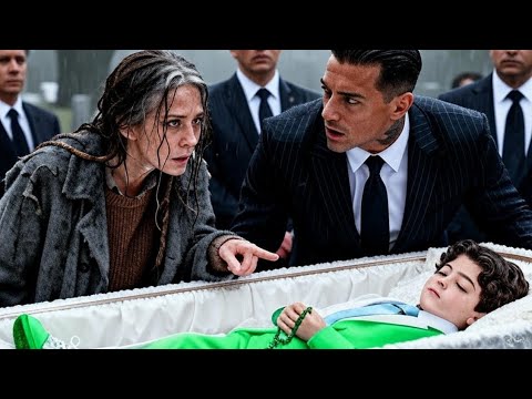 Видео: «ОН ЖИВ!» — Нищенка остановила похороны криком. То, что узнали родители, поразило всех