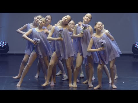 Видео: "Нежность лепестков". Современная хореография.