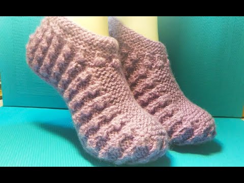 Видео: #642 ПЫШНЫЕ и ТЕПЛЫЕ ТАПОЧКИ СПИЦАМИ. МАСТЕР КЛАСС.