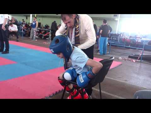Видео: Никитюк Артем(36 кг. 12-14 лет,категория-42кг.) Кикбоксинг 07-10.04.2016 г