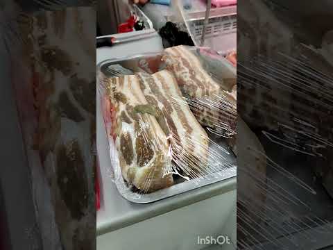 Видео: Иду в мясную лавку,купила селёдку сделаю салат,супер яблочные булочки!)#осень#городская жизнь#