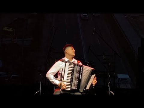 Видео: ЭМИЛБЕК УУЛУ АДИЛЕТ / Арам Хачатурян "ТАНЕЦ С САБЛЯМИ"
