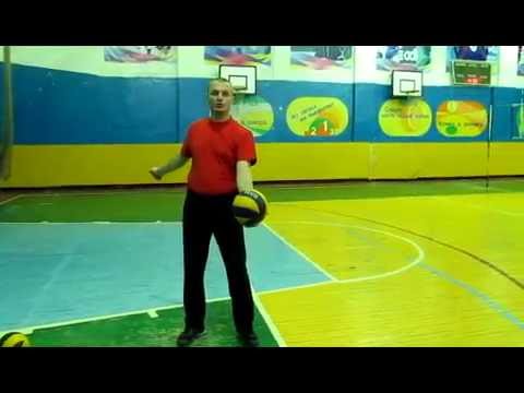 Видео: Нижняя подача в волейболе