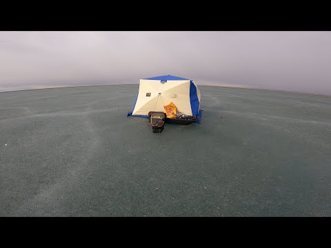 Видео: МЫ ОДНИ ПОСРЕДИ ЗАМЁРЗШЕГО ОЗЕРО,ТИШИНА и ТОЛЬКО ЛЁД ПОД НОГАМИ.