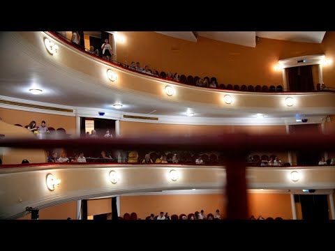Видео: Сходили в театр