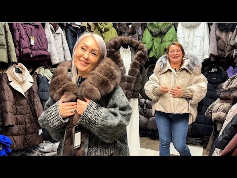 Видео: ЖЕНСКИЕ КУРТКИ И ПУХОВИКИ ДО 60 р-ра💚 КОСТЮМЫ ДВОЙКИ ДО 58 р-ра 🔥РАСПРОДАЖА Садовод