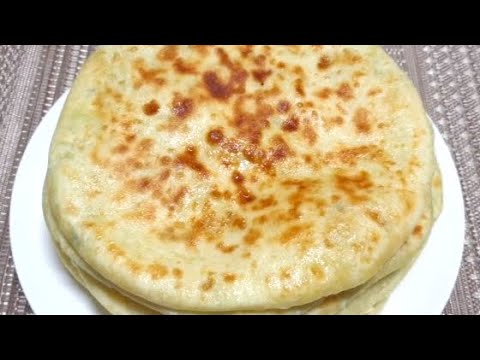 Видео: Лепешки с сыром, творогом и зеленым луком на сковороде! Простой и вкусный рецепт на кефире!