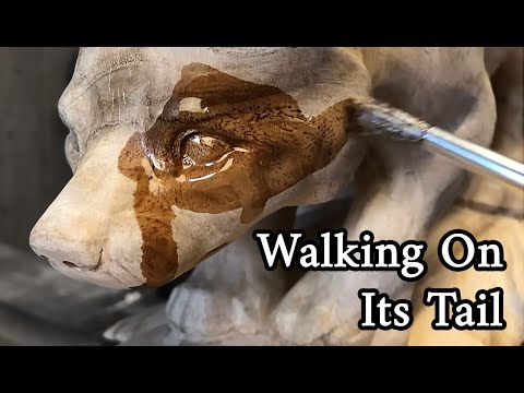 Видео: Я вырезаю лису, идущую на собственном хвосте