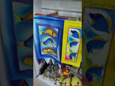 Видео: Цены на сувениры в аэропорту города Мале дьюти фри обзор. Мальдивы