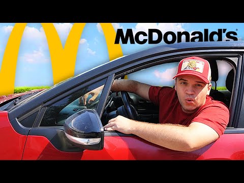 Видео: НАРАЧУВАМ ИСТО што и КОЛАТА ПРЕД МЕНЕ во MCDONALD'S!