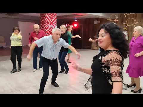 Видео: Букет из белых роз...... 09.11.24.