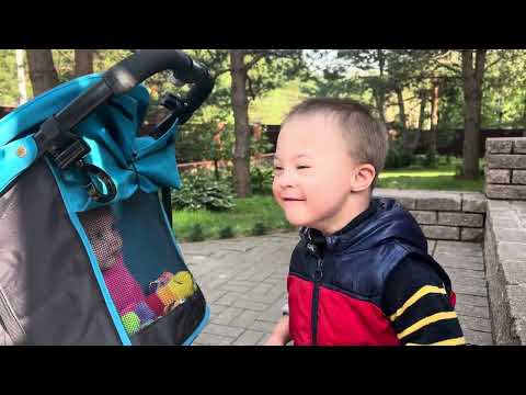 Видео: ПЕТЯ НЕ ХОЧЕТ ДЕЛИТЬСЯ ИГРУШКАМИ. РЕЧЬ В 4 года. СИНДРОМ ДАУНА.