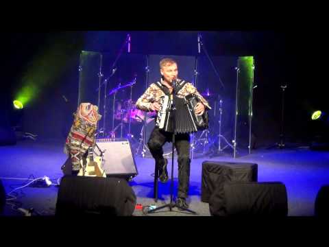 Видео: Олег Скрипка (ВВ) - Не питай, чого в мене заплакані очі