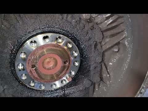 Видео: Снимаем двигатель  часть 2