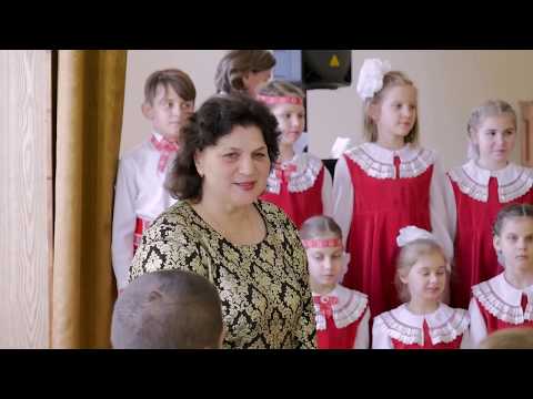 Видео: Мастер-класс Елены Тереховой, руководителя младшего хора студии "Веснянка"