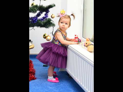 Видео: Как сшить платье с пайетками и валанами  ч.2 / How to sew a dress with paiettes and wallans p.2