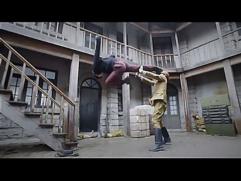 Видео: Китайский мастер вошел на базу японской армии, перерезав подряд десятки японских солдат.