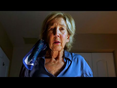 Видео: 90-летняя старушка мечтает о молодом байкере, но он встречается с другой девушкой