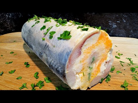 Видео: Все ищут такую ЗАКУСКУ на СТОЛЕ на ПРАЗДНИК! Быстрый, вкусный рулет из селёдки! Праздничная закуска