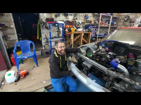 Видео: Собираем дрифтовый skyline r33: Часть 19. Все радики на месте!