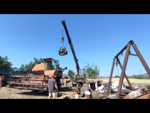 Видео: Знову новий двигун під час жнив до нашого комбайна . Замiна та перевiрка .